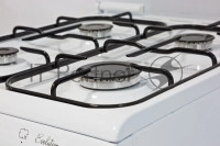 Плита комбинированная De Luxe 5040.21ГЭ (КР) ЧР белый, конфорок 4 шт, духовка 43 л, 50 см x 85 см x 50 см